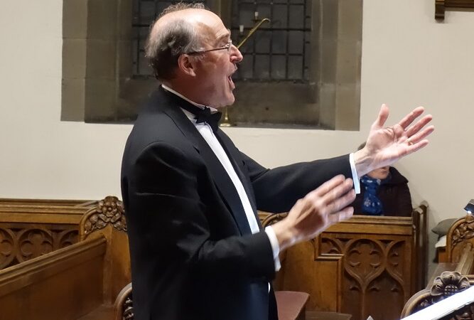 Peter in full flow during the concert